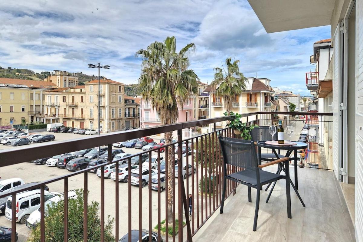 Centro Piazza Wi-fi Ac Balcony Design By We Host Appartamento *